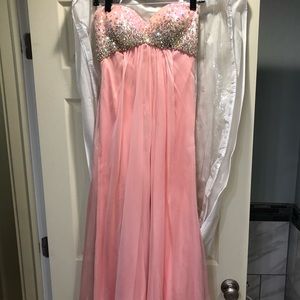 Pretty in pink evening gown- La Femme!